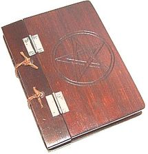 Notes z drewnianą okładką Pentagram (mały)