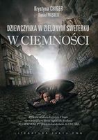 Dziewczynka w zielonym sweterku W ciemności