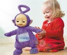 Tomy Teletubiś Tańczący Tinky Winky 40 Cm 4976A