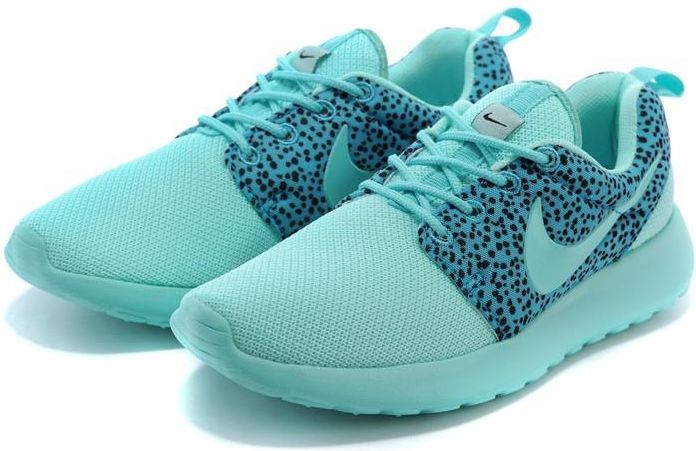 Buty Wmns Nike Roshe Run czarne 511882 096 Buty Wmns Nike Roshe Run czarne 511882 096
